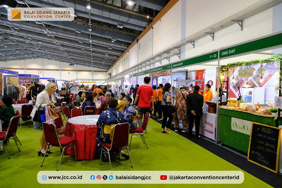 Vietnamese Cuisine Attractive at WIC Charity Fair in Indonesia