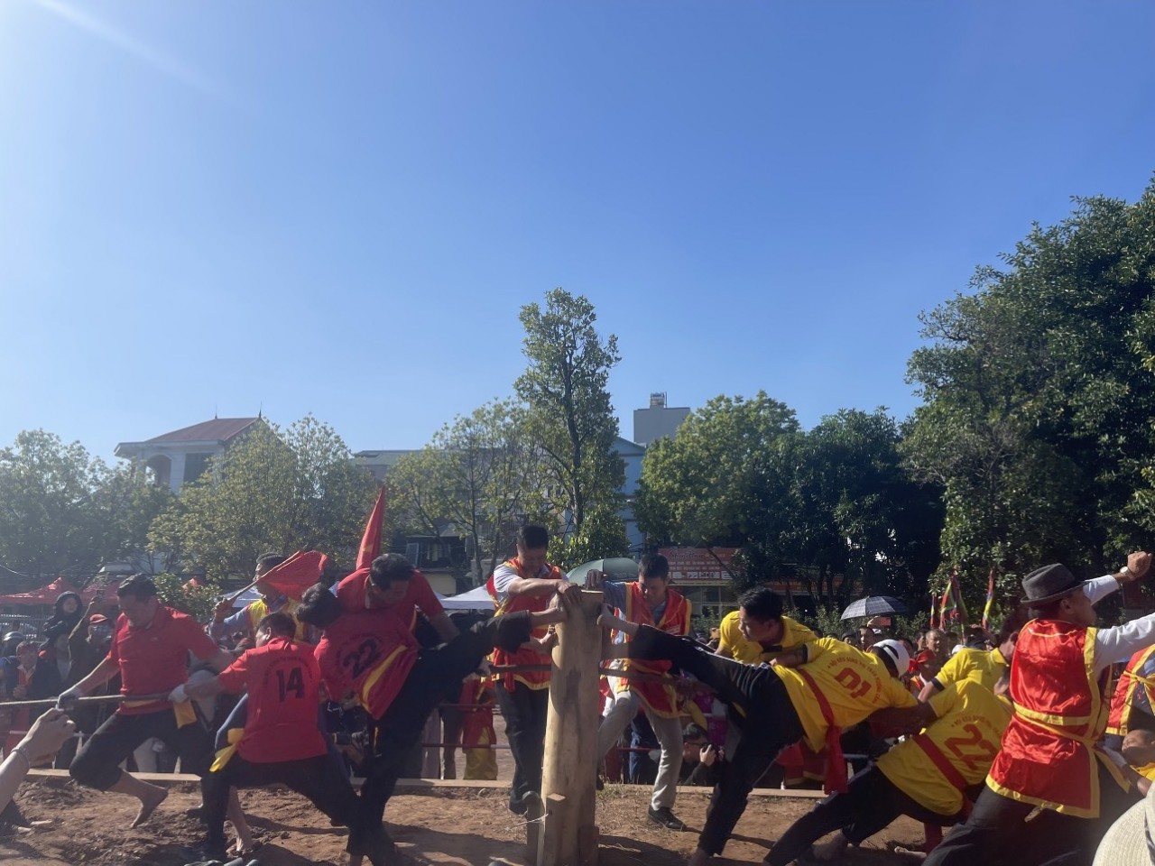 [Photos] Tug-of-War Games Connects Vietnamese - Korean Communities