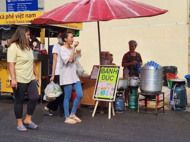 What to Eat at The First Vietnamese Street in Thailand?