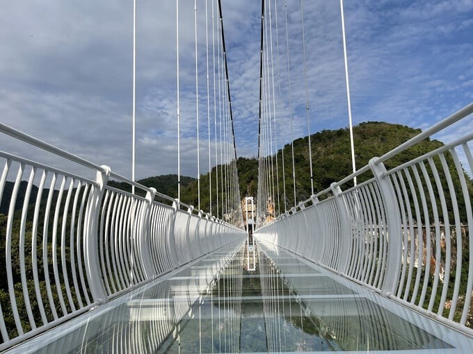 Explore World's Most Impressive Bridges