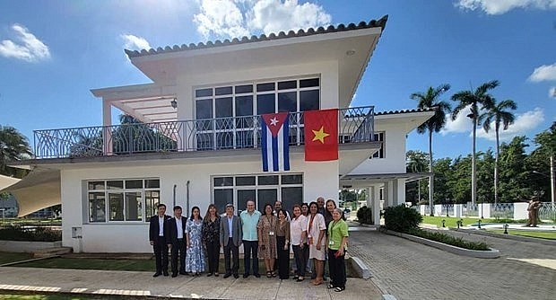 The Finlay Vaccines Institute of Cuba and the Vietnamese company Vabiotech agree to strengthen ties in the field of biotechnology. (Photo: PL)
