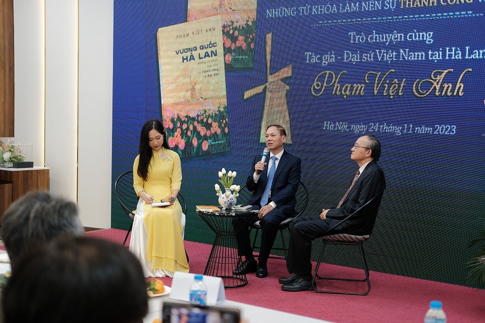 Former Ambassador Writes Book Featuring The Netherlands' Success and Uniqueness