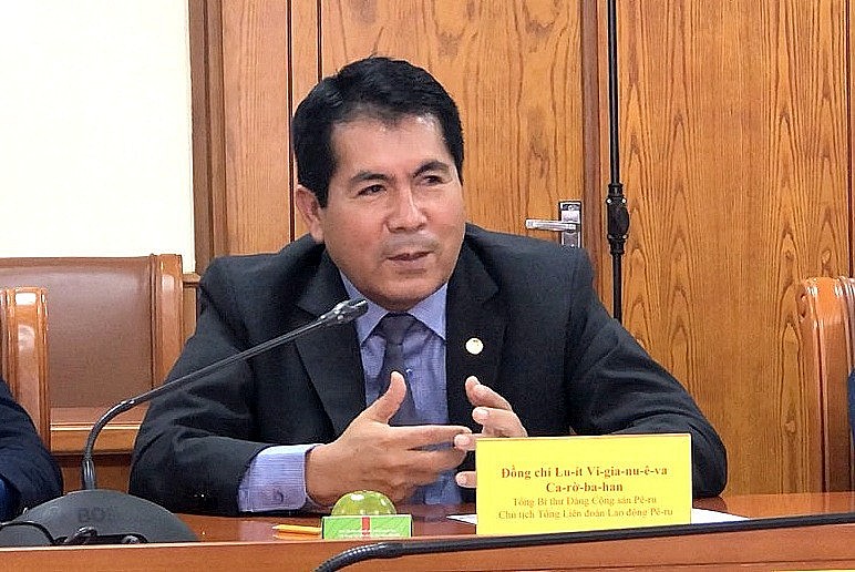 President of VGCL Receives Secretary General of Peruvian Communist Party