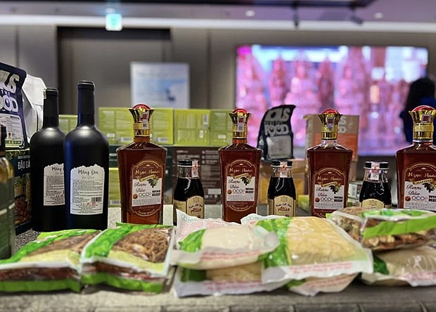 Vietnam’s standout farm produce and processed products are being showcased at the Indian Food Expo. (Photo: VNA)