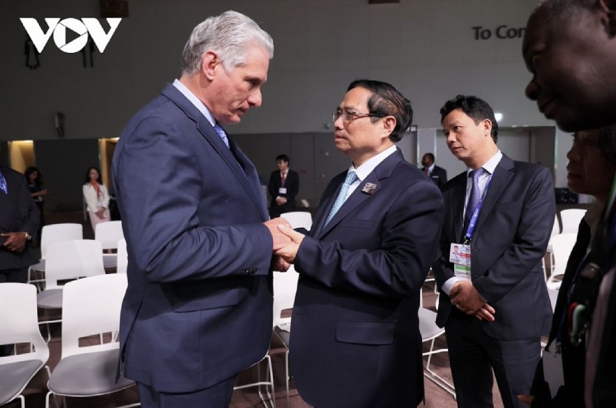 Vietnamese Prime Minister Pham Minh Chinh meets Cuban President Miguel Diaz-Canel in Dubai on December 2.