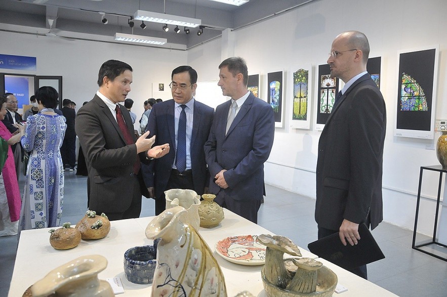 Applied Arts Exhibition 2023 Connects Vietnamese, Hungarian Artists and Audiences