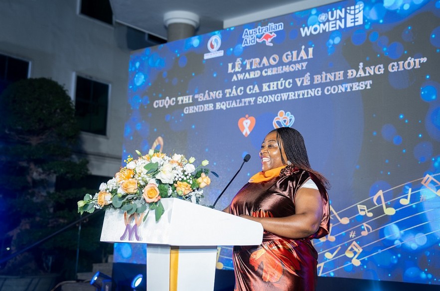 Awards Granted for Winners of Poetry and Song Writing Contest on Gender Equality
