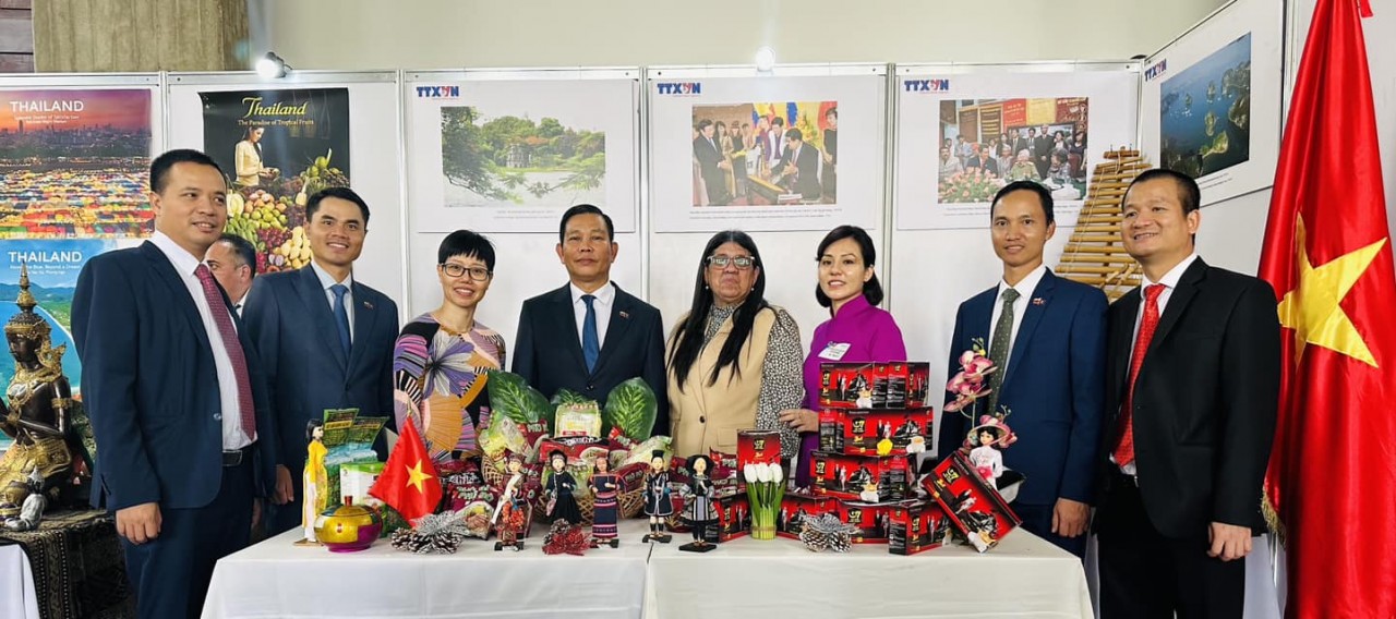 Vietnam's Culture, Cuisine Introduced at ASEAN Day in Venezuela