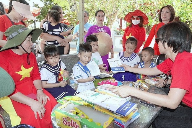 Deputy Minister of Foreign Affairs: Five Key Tasks to Foster Overseas Vietnamese Resources
