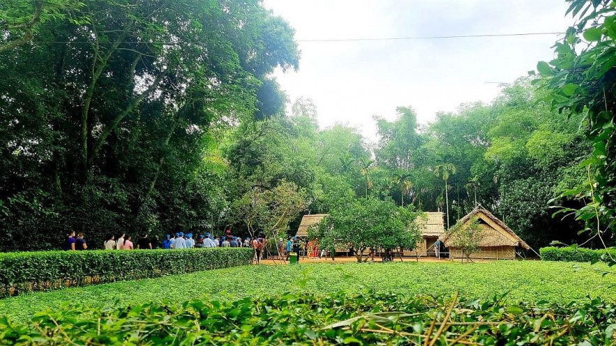 Solutions to Improve Effectiveness of Nghe An Province's People-to-people Diplomacy Through Tourism