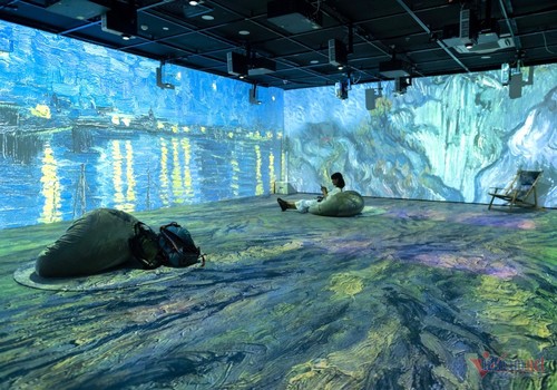 Admire The First Unique Van Gogh Exhibition In Ho Chi Minh City