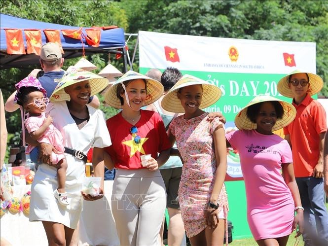 Vietnamese Non La Makes An Impression On South African People