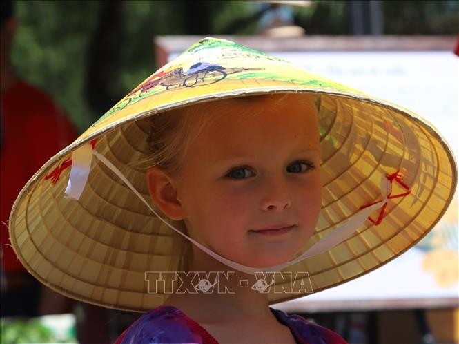 Vietnamese Non La Makes An Impression On South African People