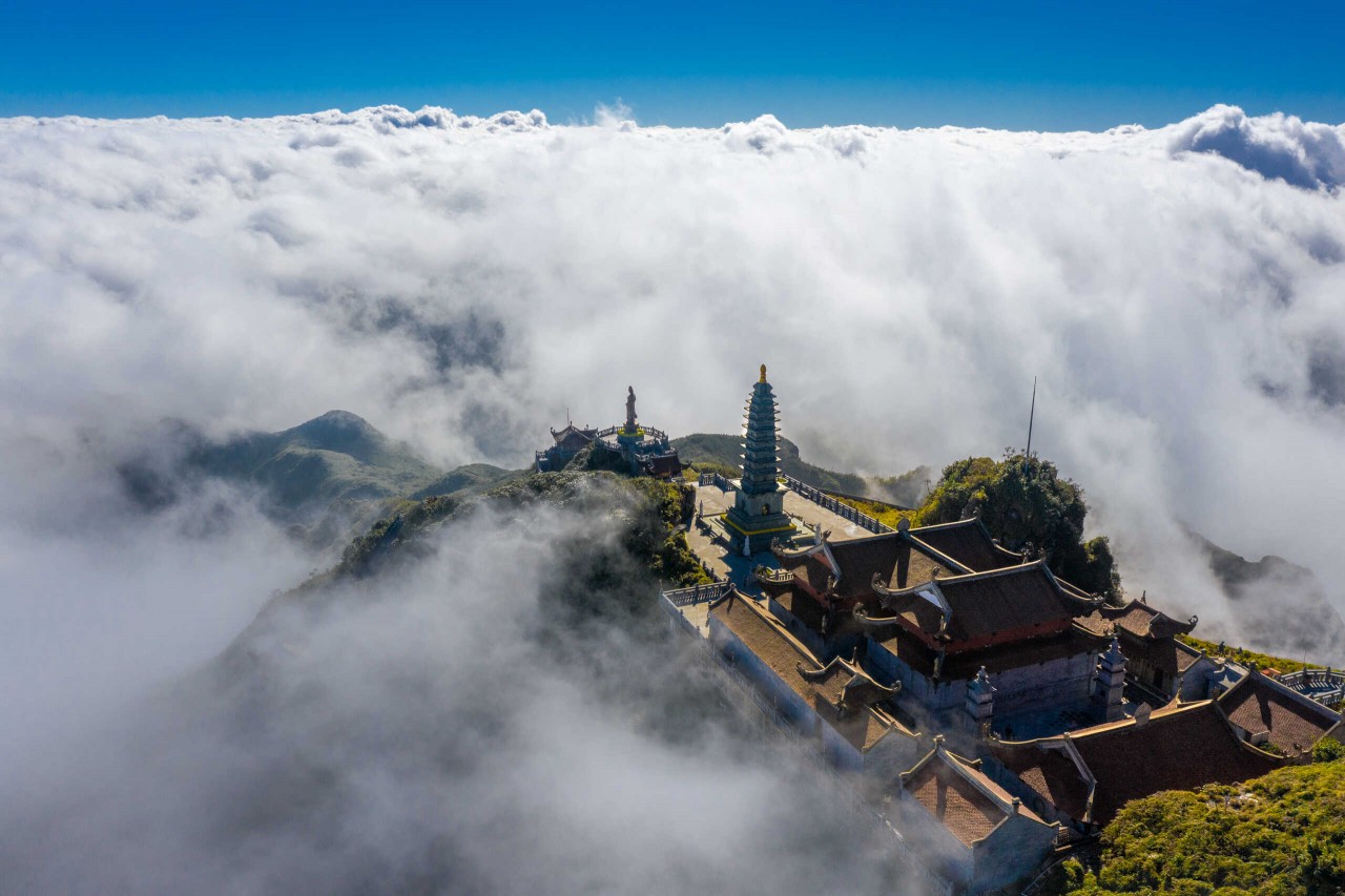 Enjoy The Cloud-Hunting Season In Fansipan
