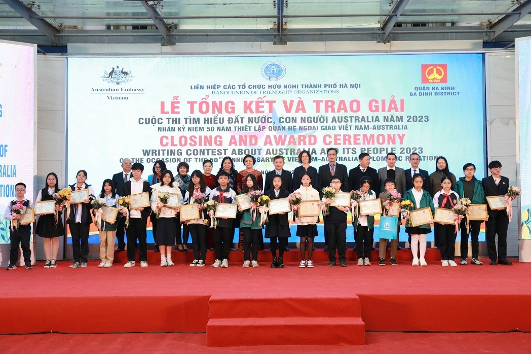 Hanoi Students Enthusiastically Learn about Australia