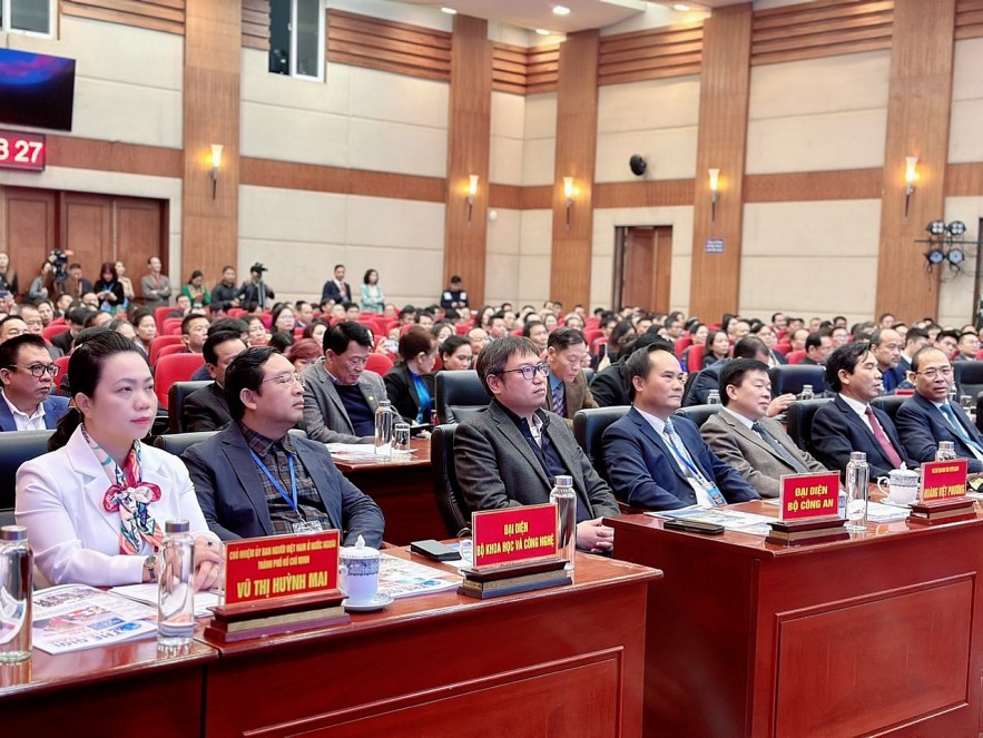 Overseas Vietnamese Contribute Knowledge, Experience, Material Resources to Homeland