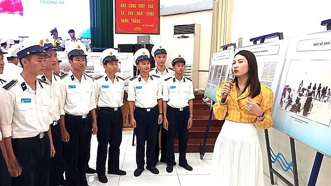 Strengthening Propaganda Work on National Seas and Islands