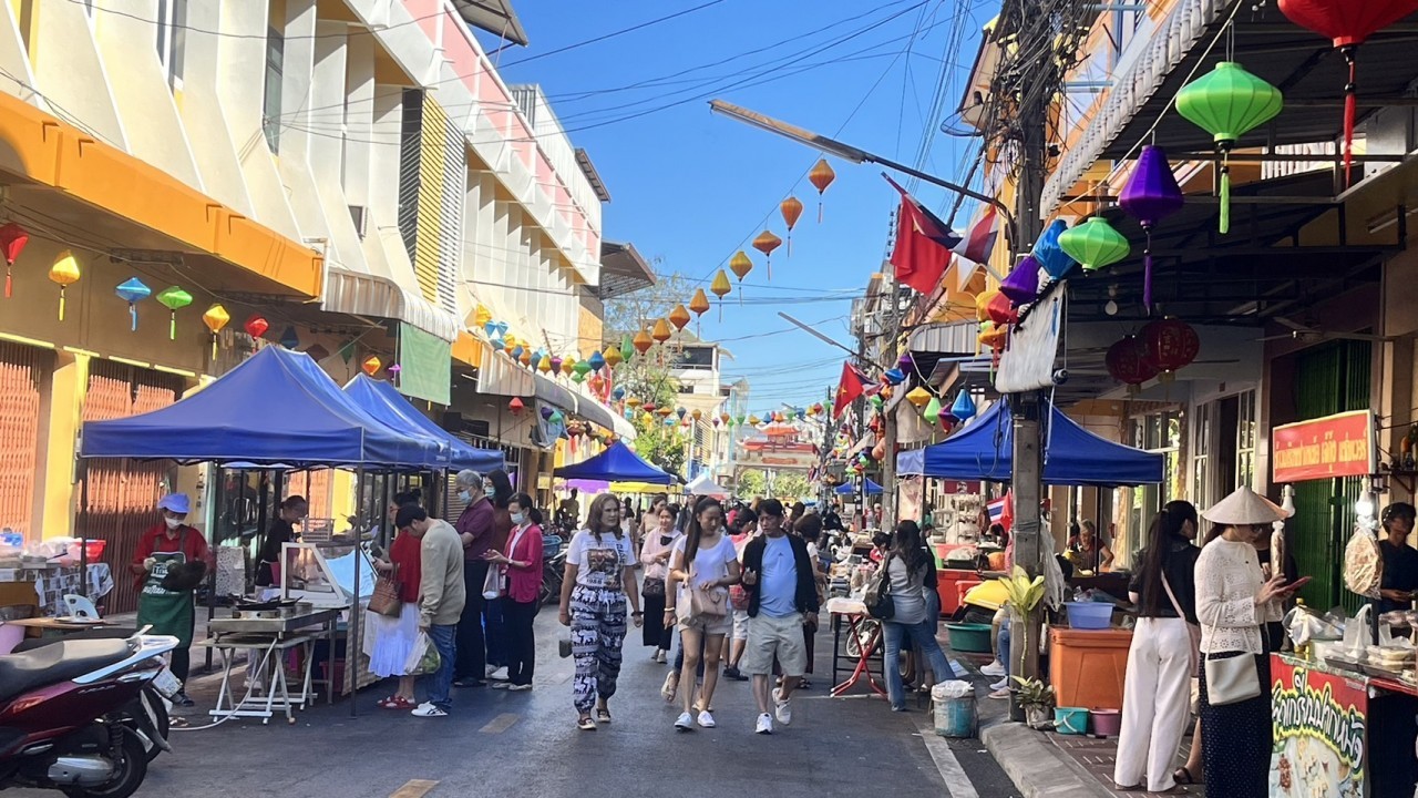 Vietnam Town in Udon Thani Attracts International Visitors