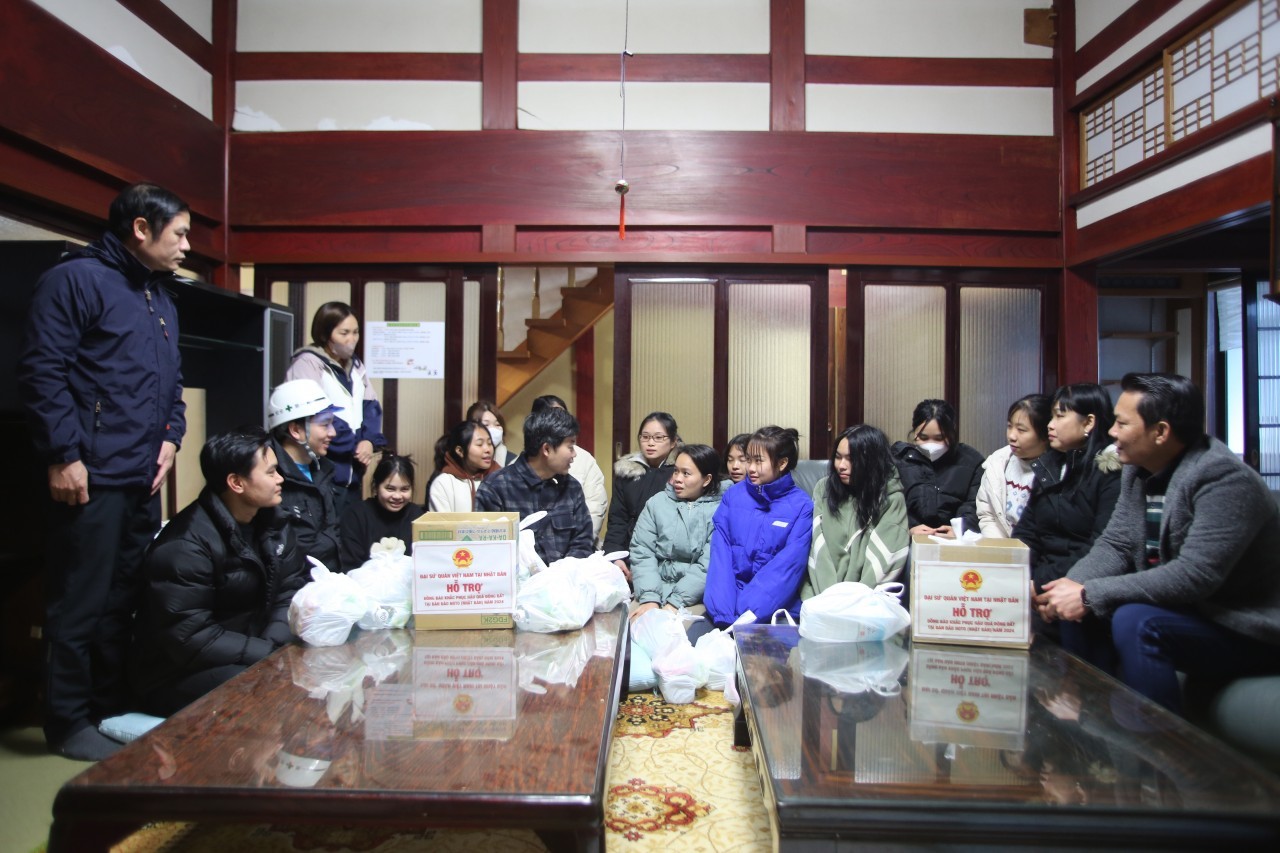 Embassy Visits Vietnamese in Quake-Hit Ishikawa Prefecture of Japan