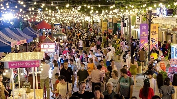 Visitors flock to a market space in Phu Quoc island, the Mekong Delta province of Kien Giang. (Photo: nhandan.vn)