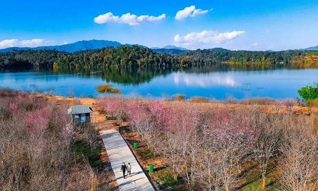 Explore Pa Khoang – The Largest Lake In Dien Bien Province
