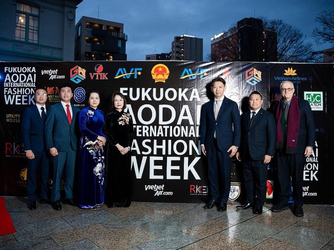 Vietnamese Ao Dai Fashion Week Held in Japan's Fukuoka