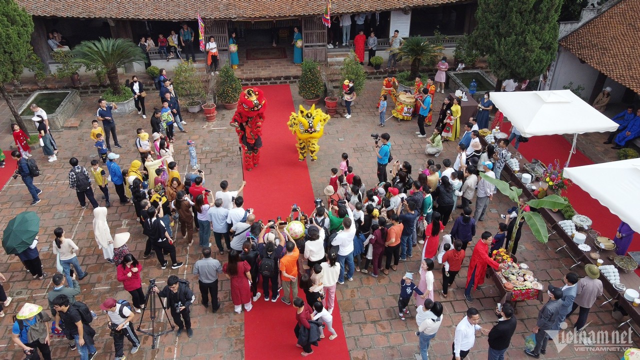 Duong Lam Ancient Village – A Perfect Destination For A New Year Holiday