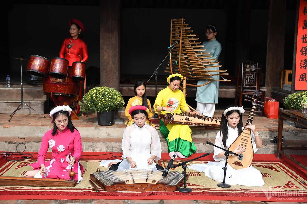 Duong Lam Ancient Village – A Perfect Destination For A New Year Holiday