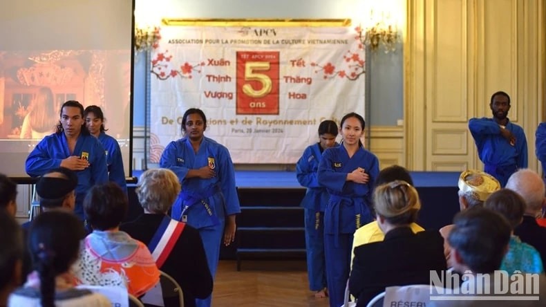 Overseas Vietnamese Celebrate Lunar New Year In France