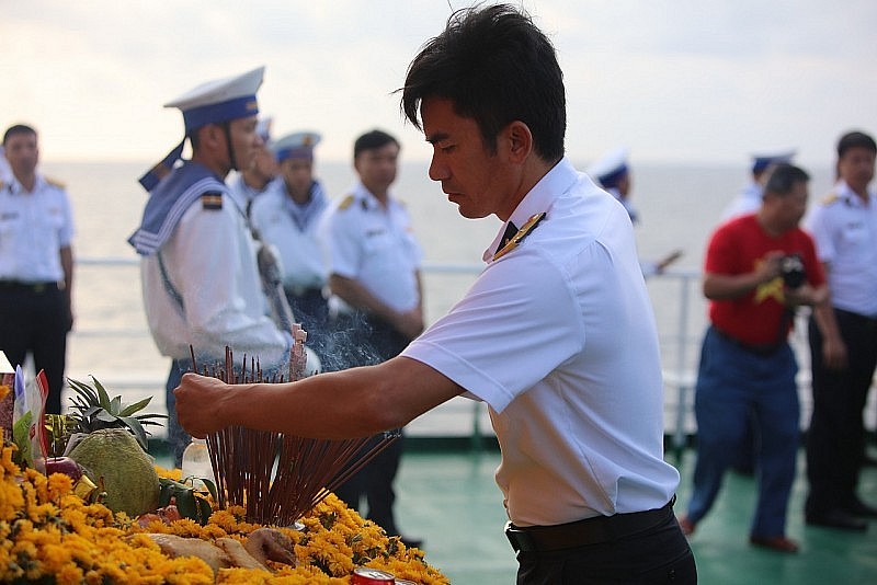 Commemoration Ceremony for 64 Soldiers who Fell while Protecting Gac Ma Island