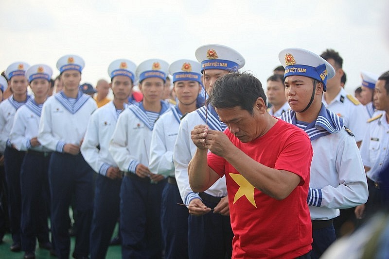 Commemoration Ceremony for 64 Soldiers who Fell while Protecting Gac Ma Island