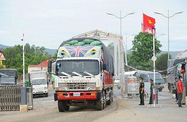 At Tinh Bien international border gate on the Vietnam-Cambodia border (Photo: VNA)