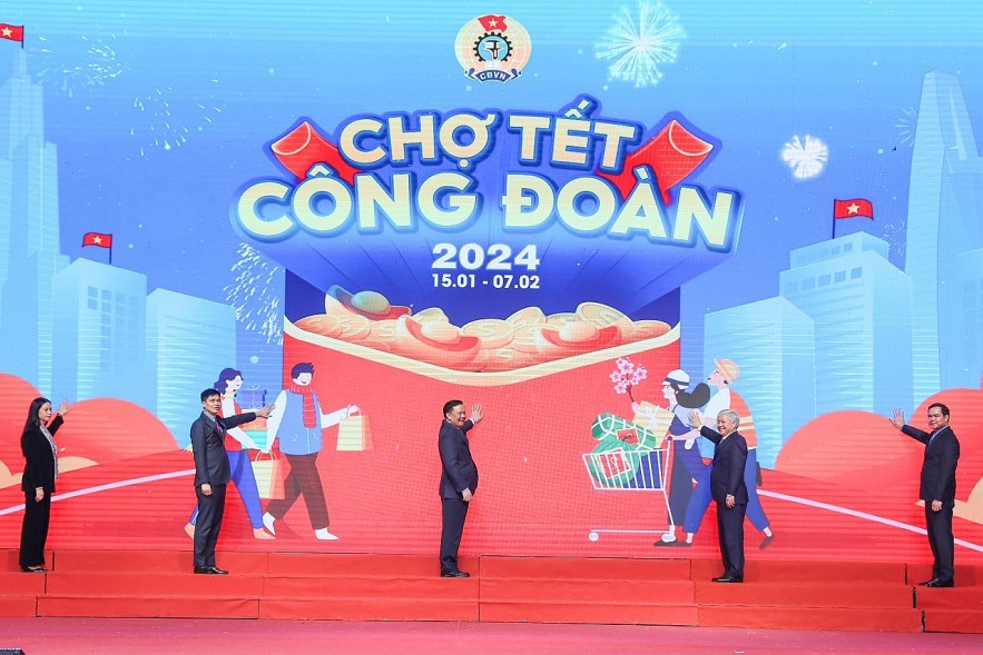 Vietnam General Confederation of Labor Takes Care of Workers During Tet
