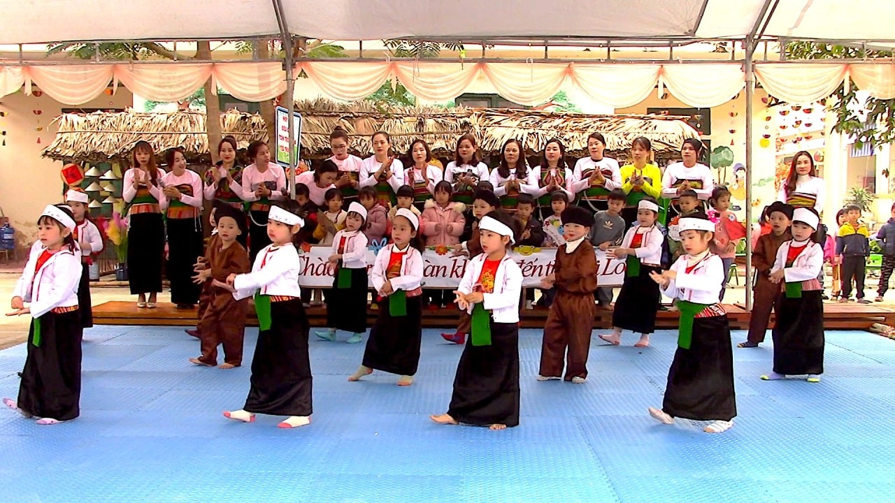 World Vision Brings Clean Water To Children In Thanh Thach District