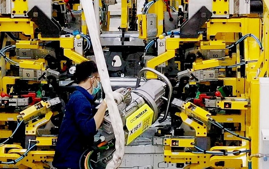 Vietnam News Today (Feb. 13): Prime Minister visits workers on duty during Tet holiday