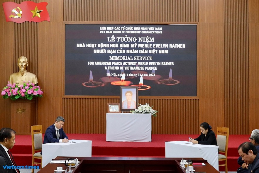 Memorial Service for Merle Ratner: Solemn and Emotional