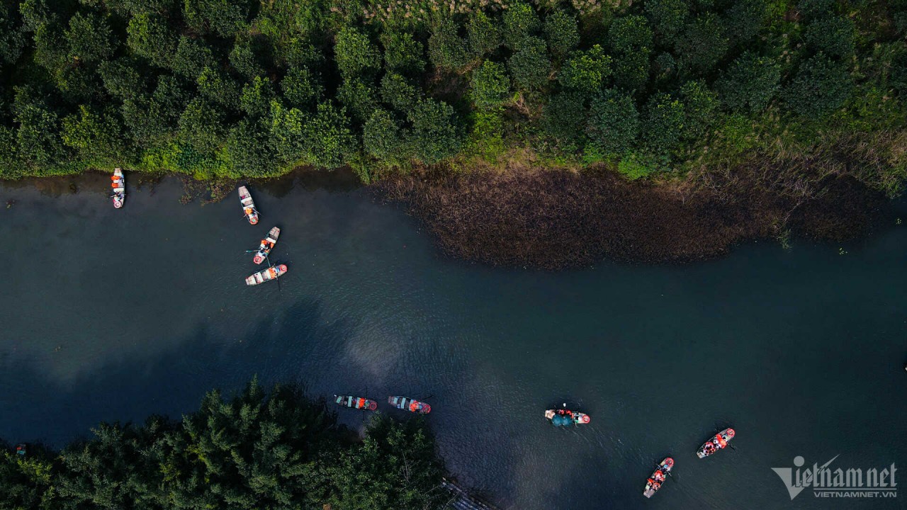 Mesmerizing Trang An Landscape Complex Impresses International Tourists