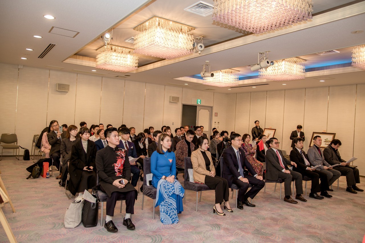 Overseas Vietnamese Display Homeland Maps In Japan