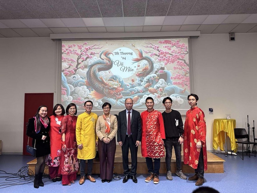Vietnam Seeks Stronger Cooperation With French City
