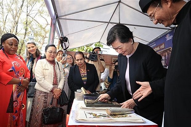 Vietnam News Today (March 7): Vice President meets with female representatives of diplomatic corps