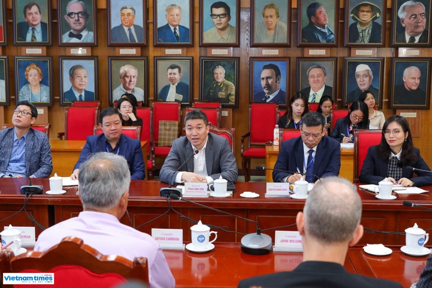 Viet Nam Union of Friendship Organizations and the Communist Party USA to Exploit Potentials to Cooperate
