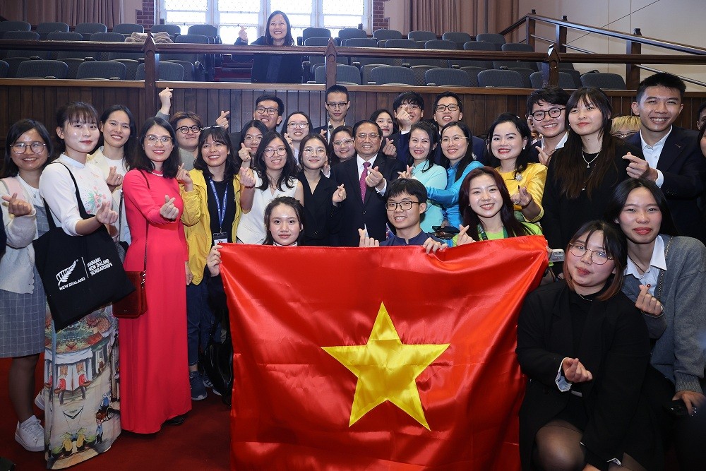 Prime Minister Shares Heartfelt Story with Vietnamese Community in New Zealand