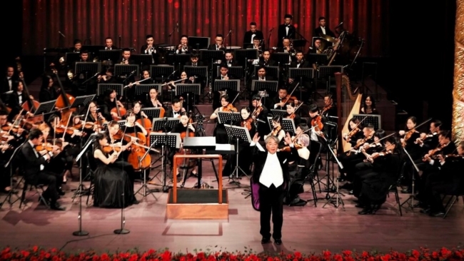 Talented Austrian Violinist Rainer Honeck Performs In Vietnam