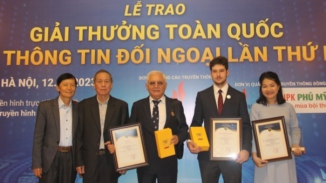 The 10th National External Information Service Awards Launches in Hanoi
