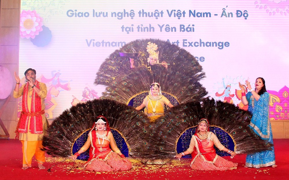 Indian Folk Dance Spread Love Message in Vietnam