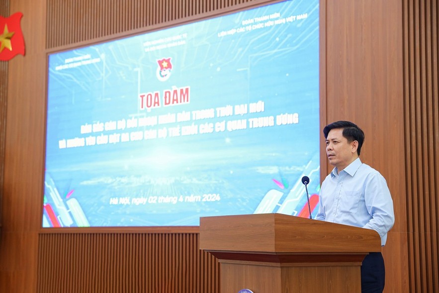 Youngt to Strive to Promote Identity of People-to-people Diplomacy Officers in New Era