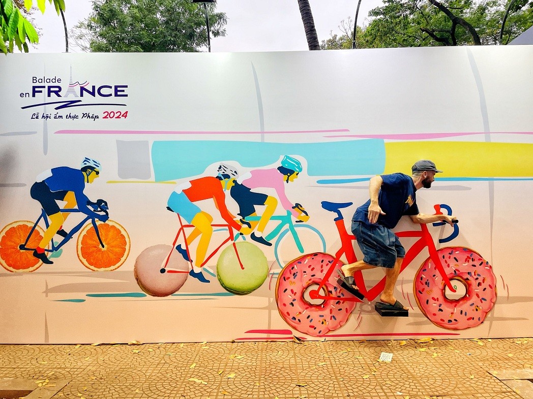 Within the framework of the festival, a space of 300sq.m. is marked off into a sport village to popularize the upcoming Paris Olympic and Paralympic. 