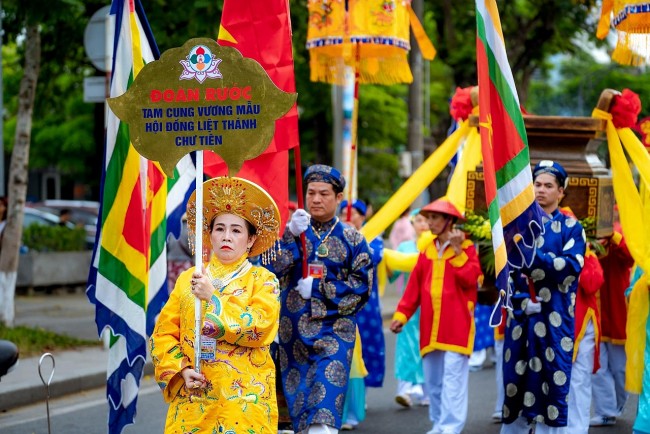 [Photos] See the Coloful Brilliance of Hue's Spiritual Festival