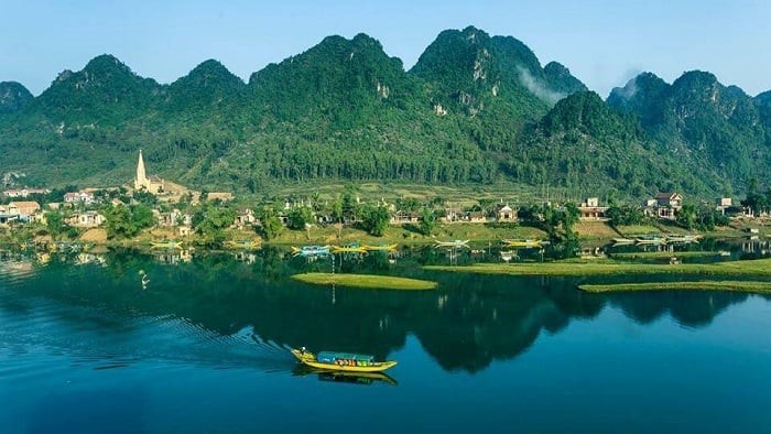 Discover The Legendary Son River In Quang Binh
