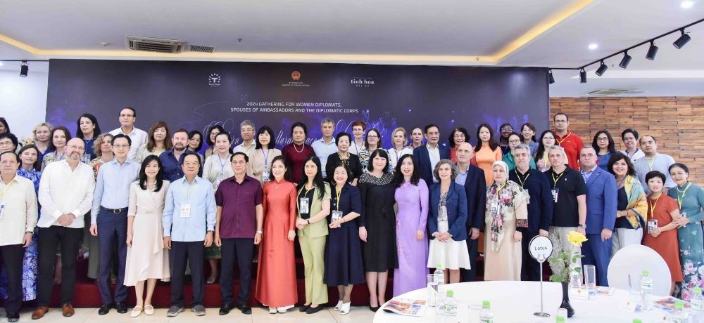 Foreign Diplomats Explore Xu Doai Culture Of Vietnam